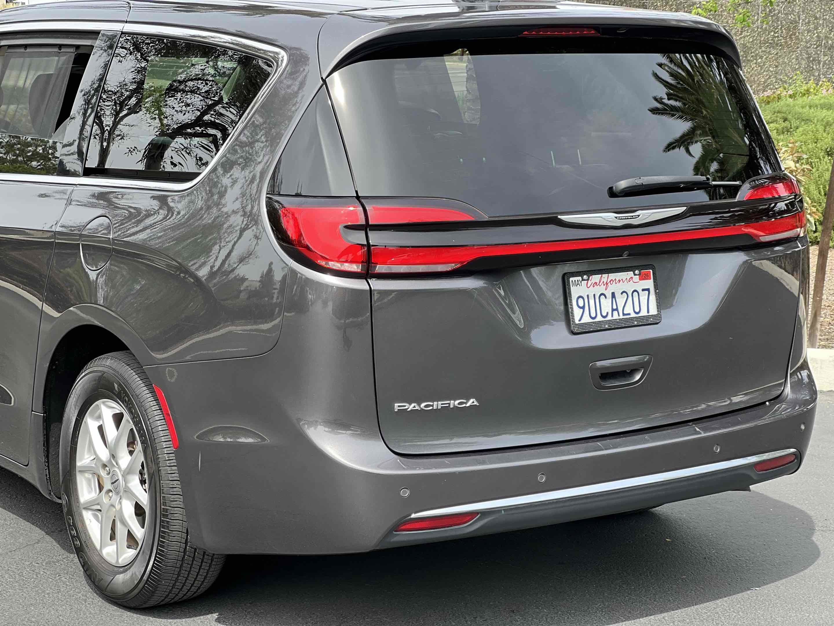 Used 2023 Chrysler Pacifica Touring-L image 50