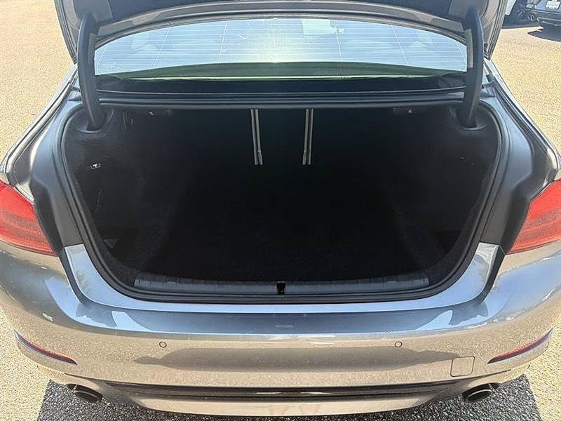 Used 2017 BMW 530i RWD image 10