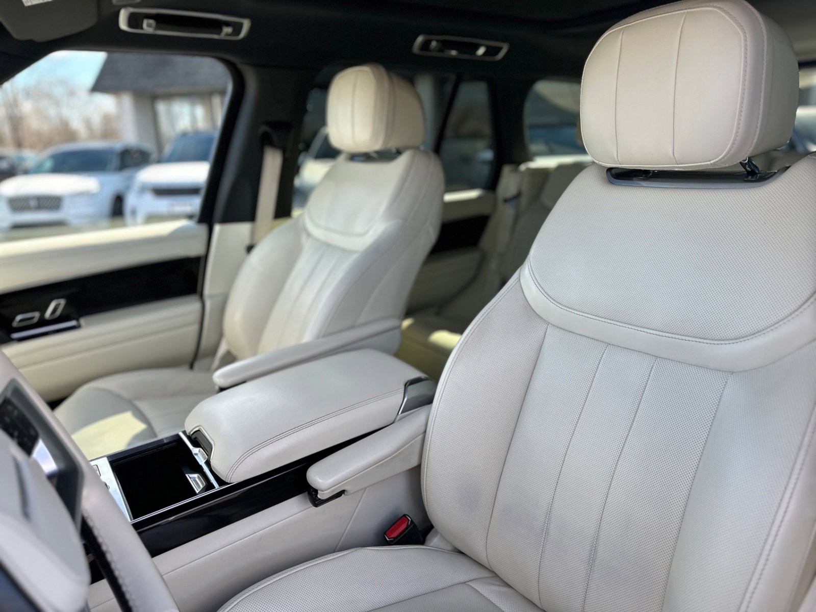 Used 2023 Land Rover Range Rover SE image 23