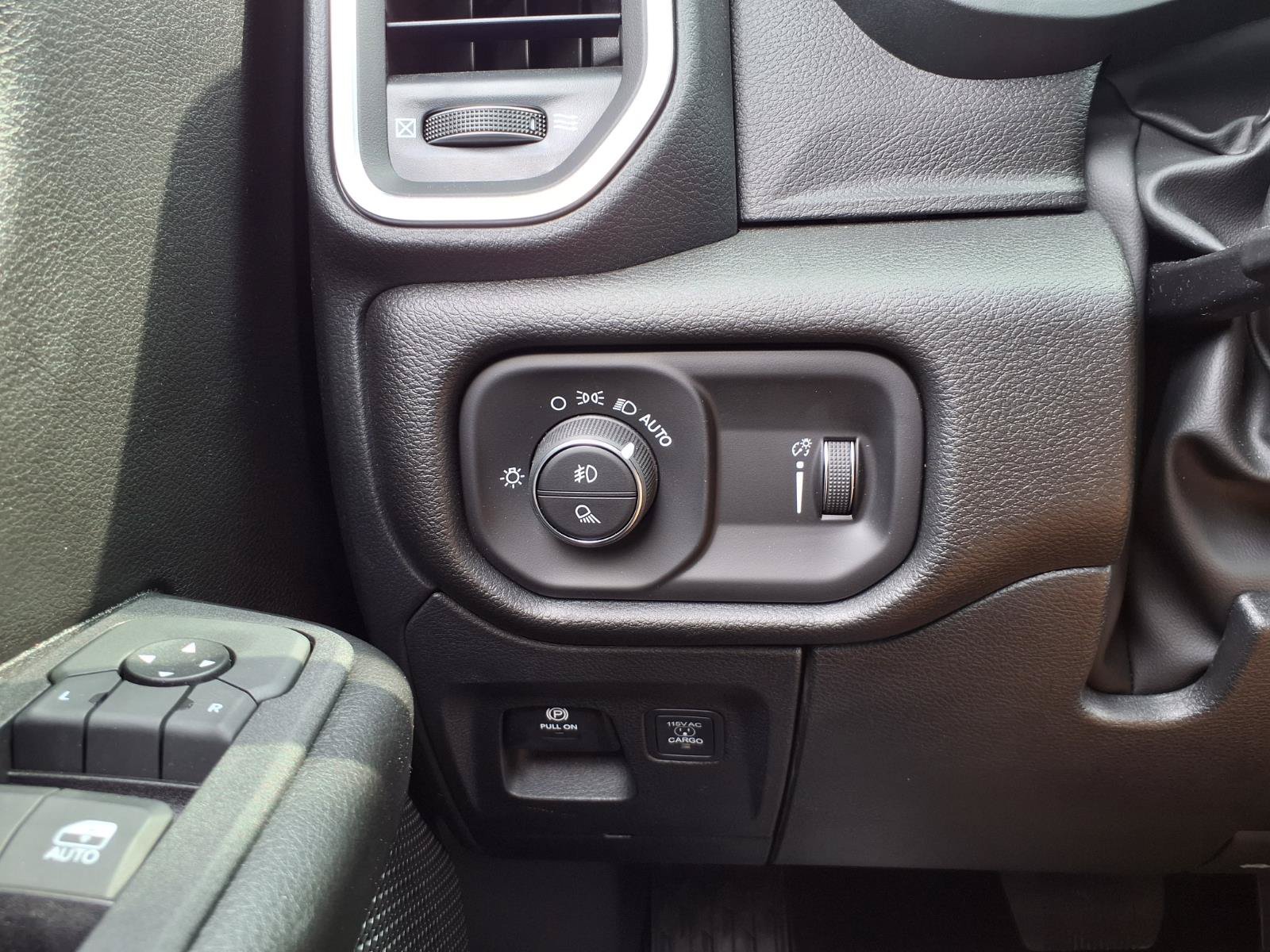 Used 2026 RAM 1500 Express AWD/4WD image 12