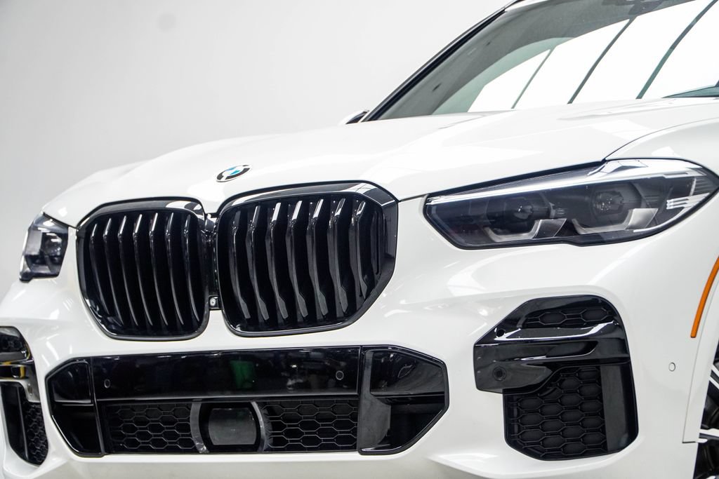 Used 2022 BMW X5 M50i AWD/4WD image 2