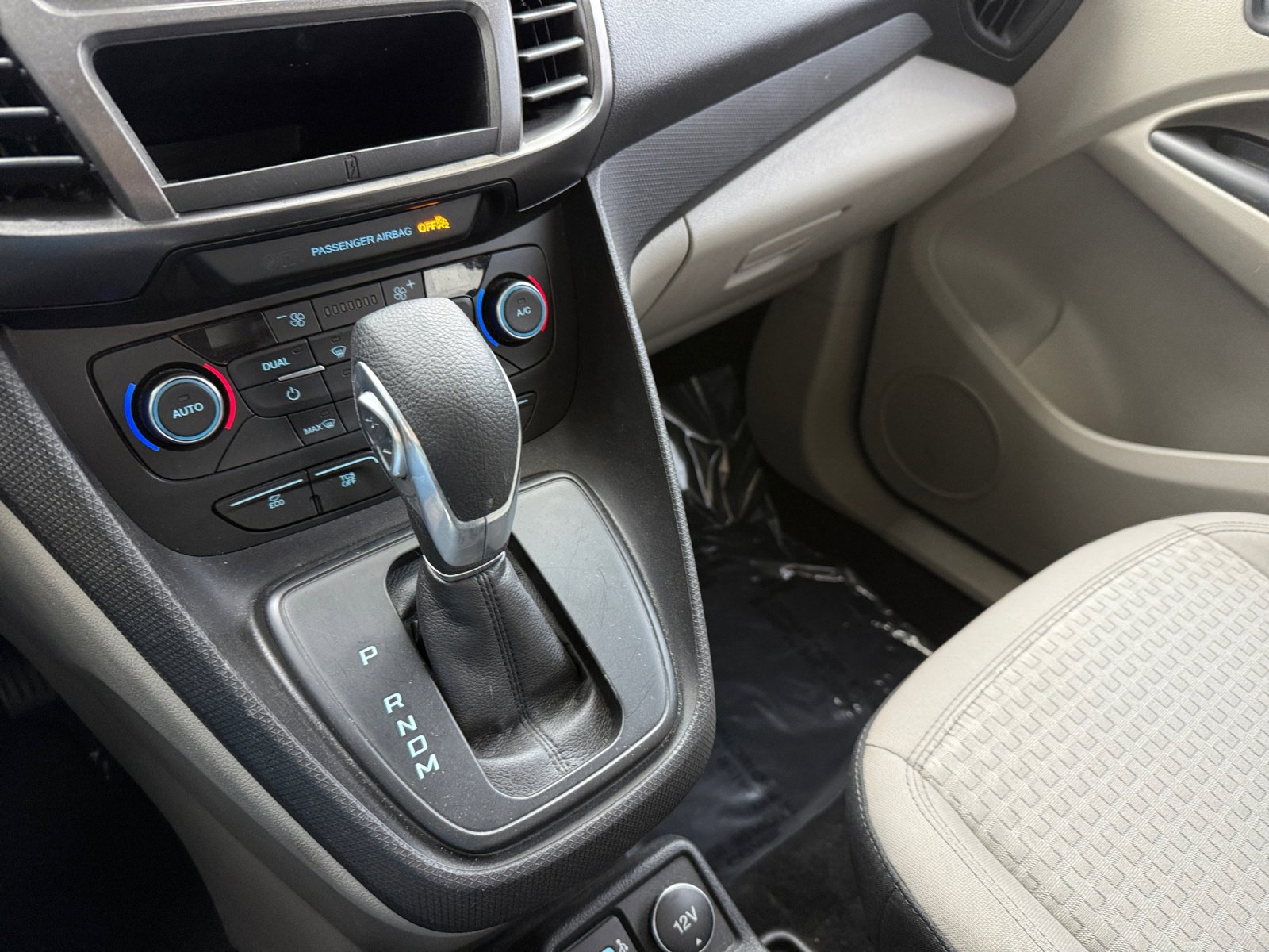 Used 2019 Ford Transit Connect XLT image 13