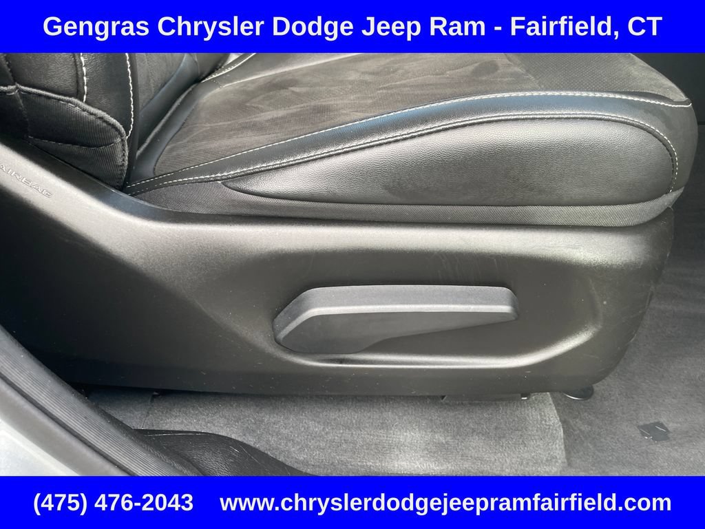 Used 2023 Jeep Grand Cherokee L Altitude AWD/4WD image 21