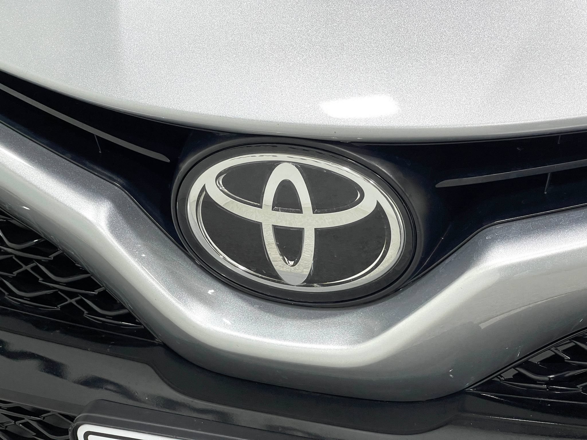 Used 2018 Toyota Camry XSE FWD image 36