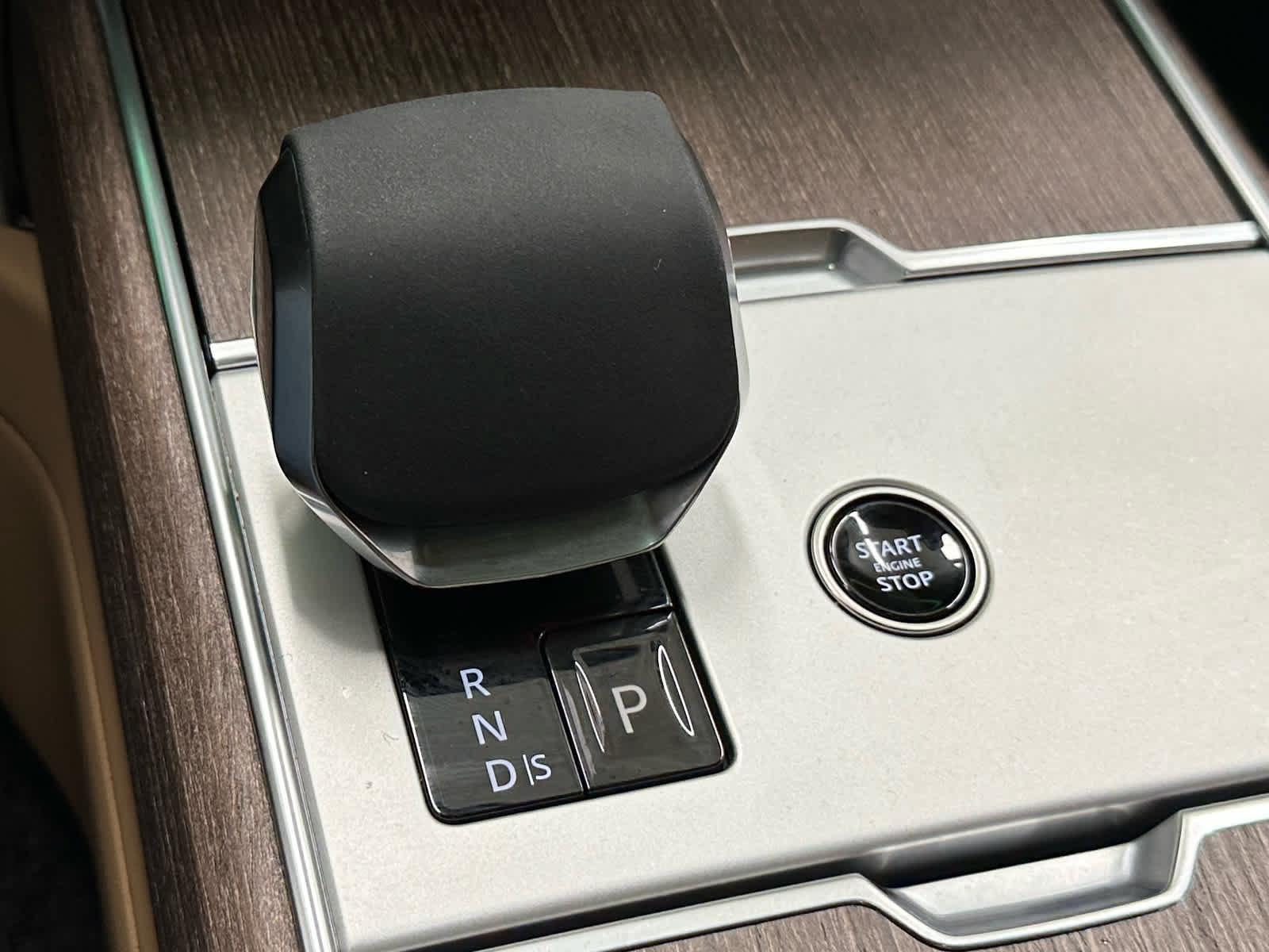 Used 2024 Land Rover Range Rover SE AWD/4WD image 29