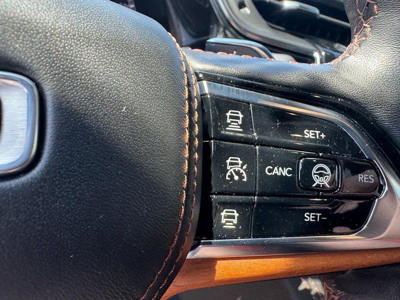 Used 2023 Jeep Grand Cherokee L Summit AWD/4WD image 23
