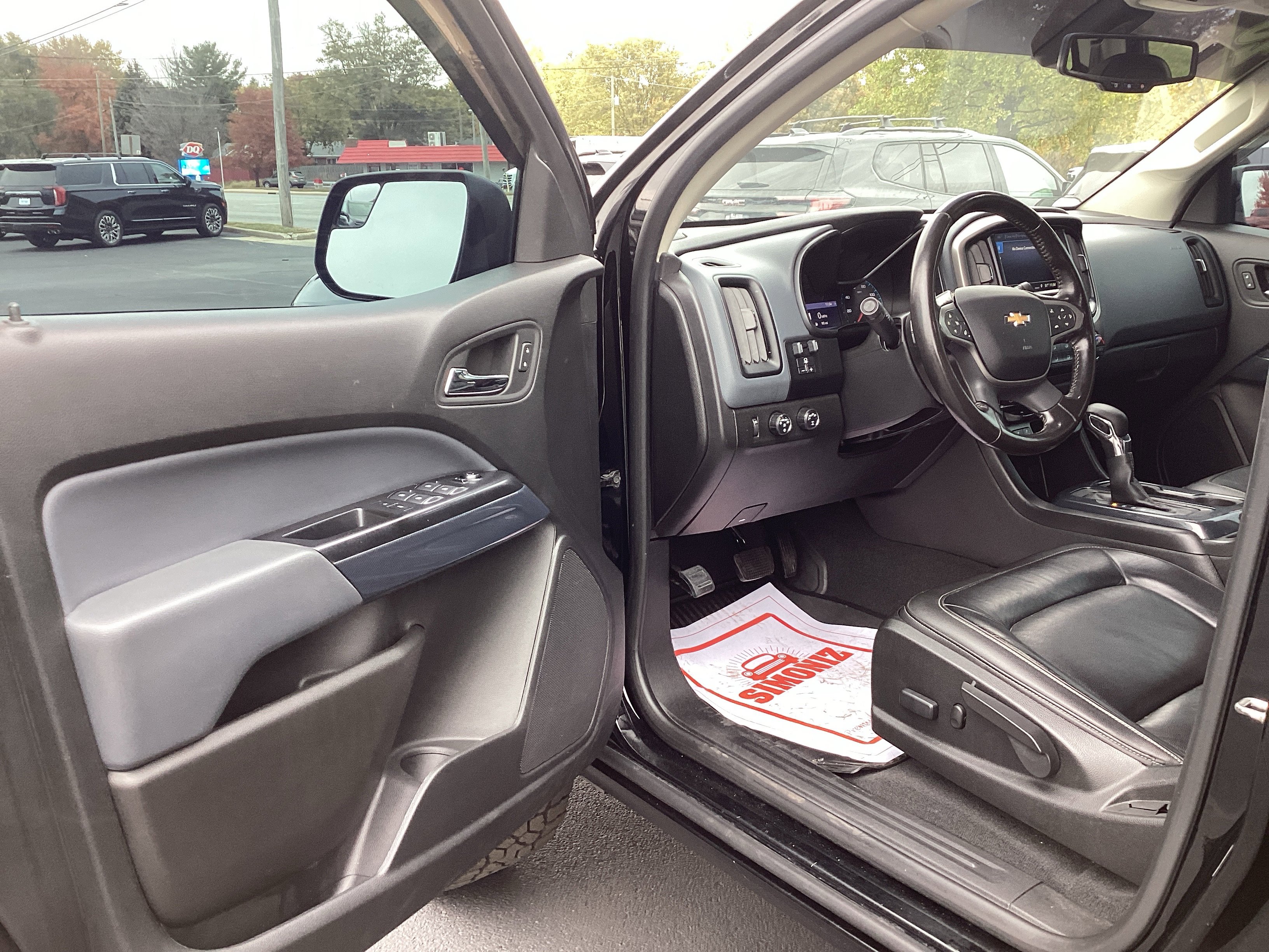 Used 2020 Chevrolet Colorado Z71 w/ Z71 Midnight Edition image 14