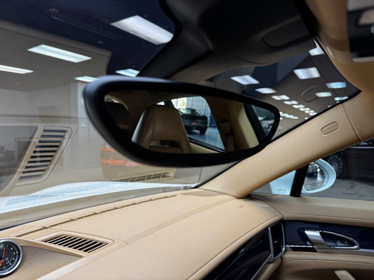 Used 2015 Porsche Panamera 4 image 26