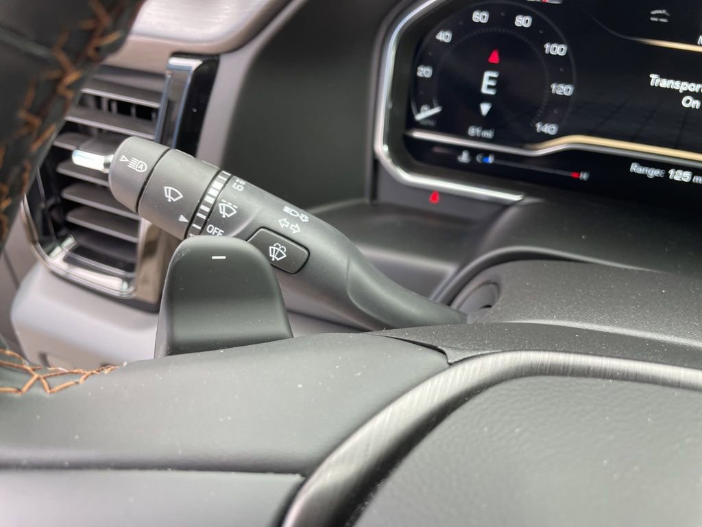 Used 2025 GMC Sierra 1500 AT4 w/ AT4 Premium Package image 17