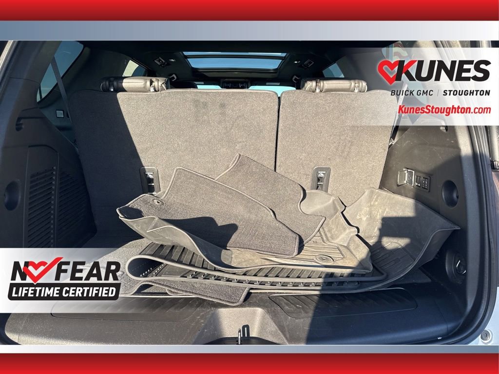 Used 2023 GMC Yukon SLT image 35
