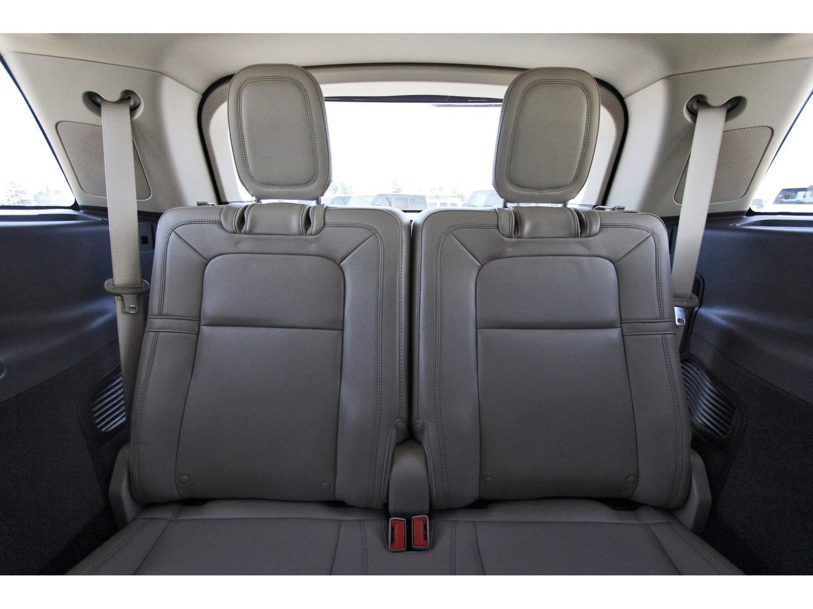 Used 2023 Lincoln Aviator Reserve w/ Equipment Group 201A image 15