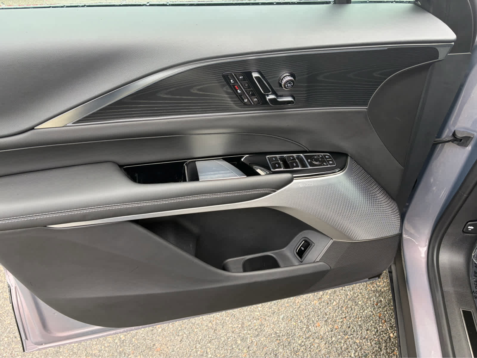 Used 2025 Cadillac Lyriq Luxury w/ LPO, Floor Liner Package AWD/4WD image 10