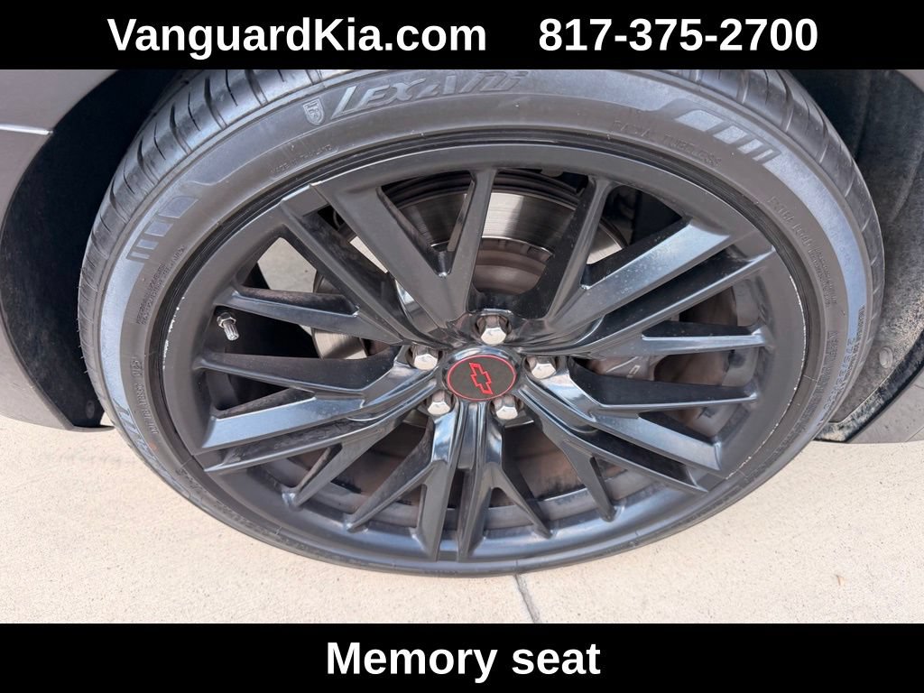 Used 2018 Chevrolet Camaro SS RWD image 10