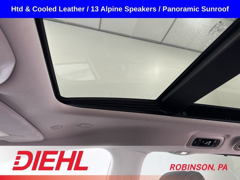 Used 2023 Chrysler Pacifica Limited FWD image 44
