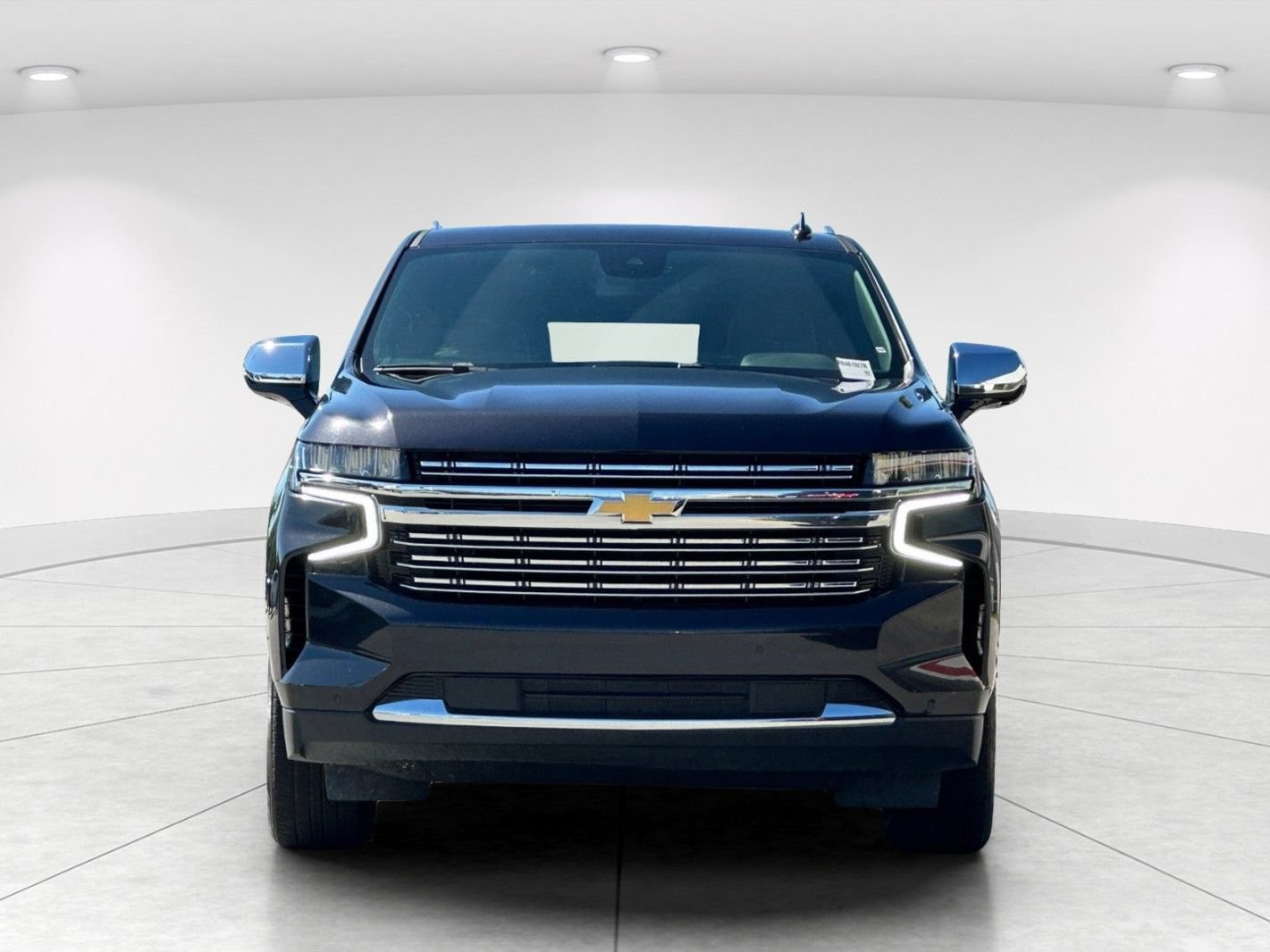 Used 2023 Chevrolet Suburban Premier AWD/4WD image 8