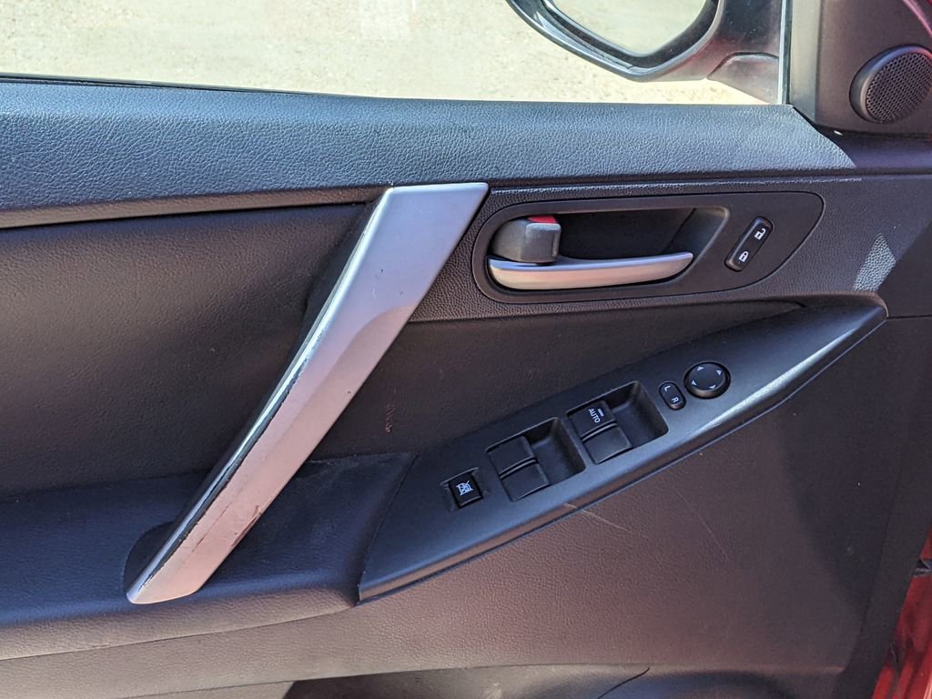 Used 2013 MAZDA MAZDA3 i Grand Touring image 10