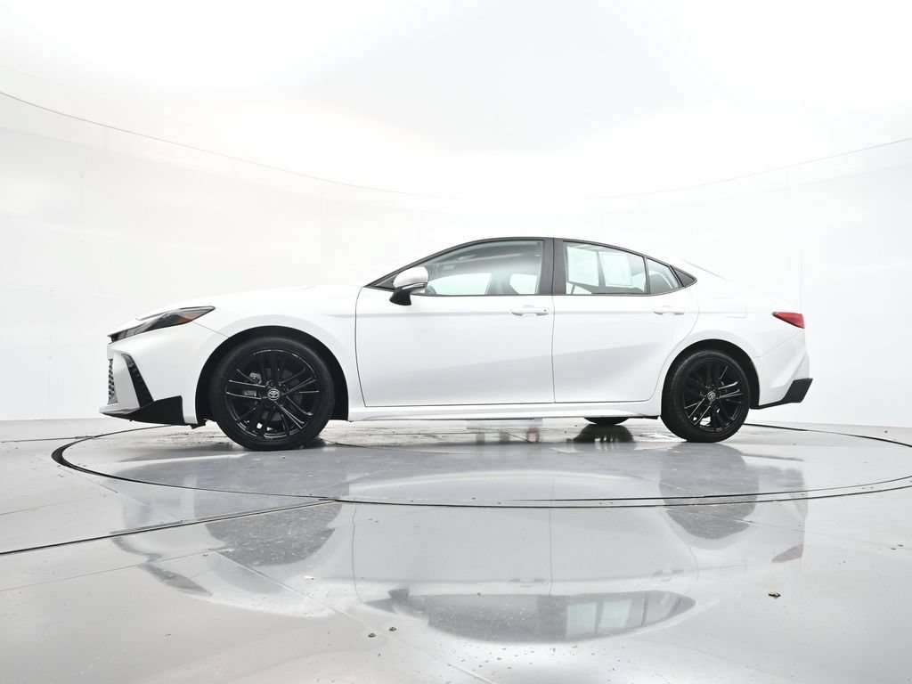 Used 2025 Toyota Camry SE FWD image 35