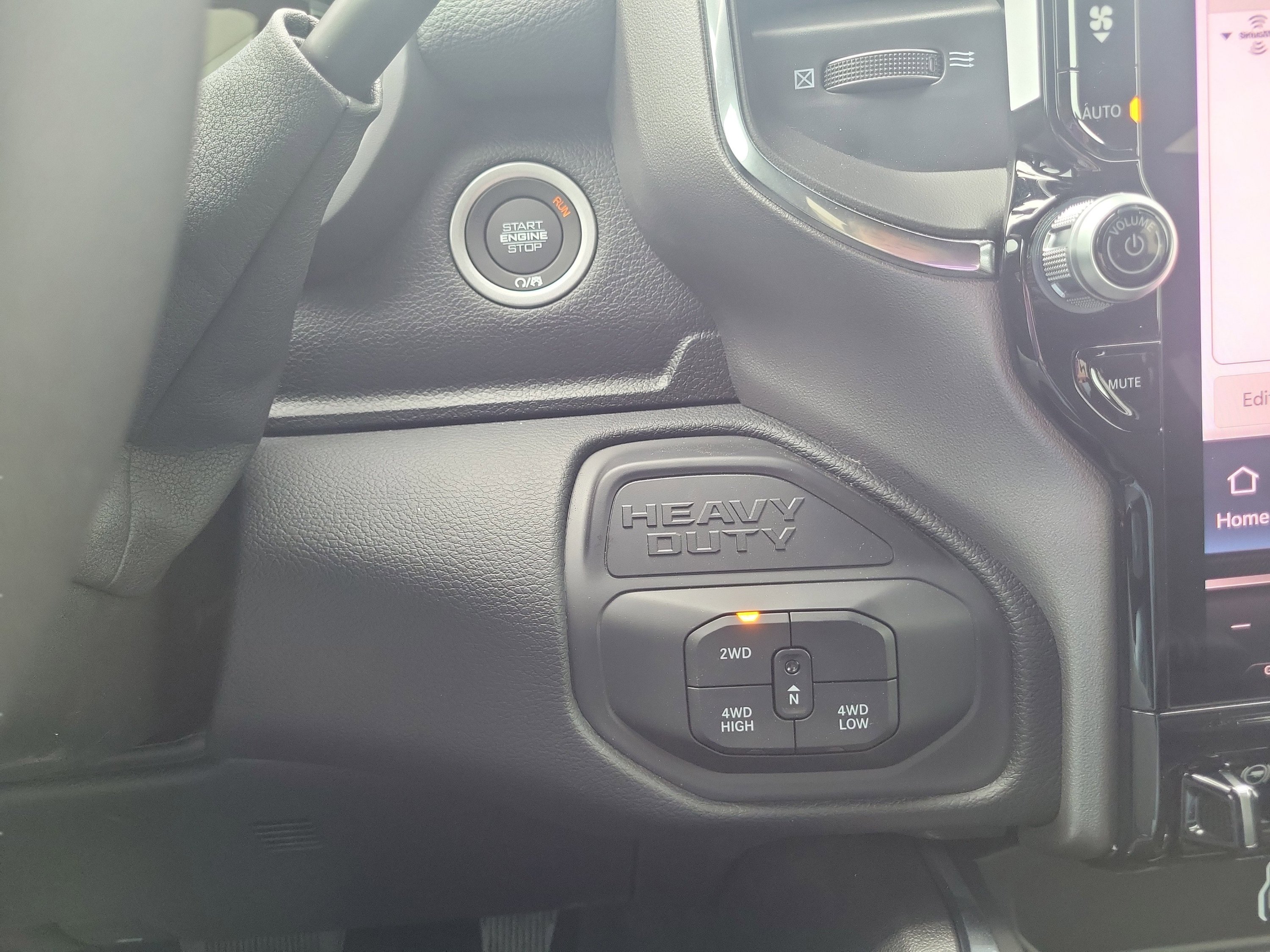 New 2026 RAM 2500 Laramie AWD/4WD image 29