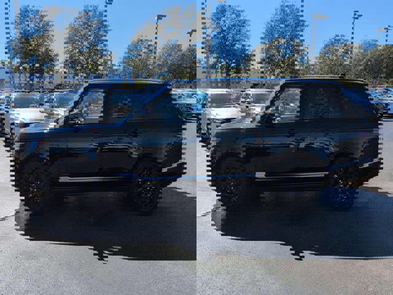 Used 2017 Land Rover Range Rover HSE image 7