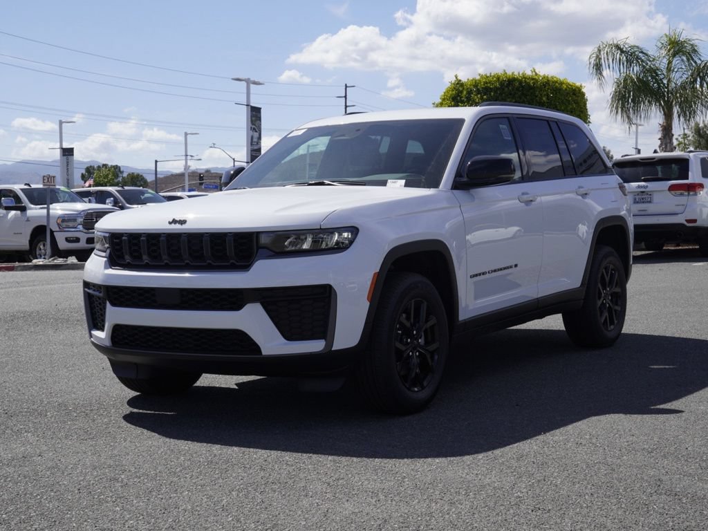 New 2026 Jeep Grand Cherokee Altitude AWD/4WD image 8