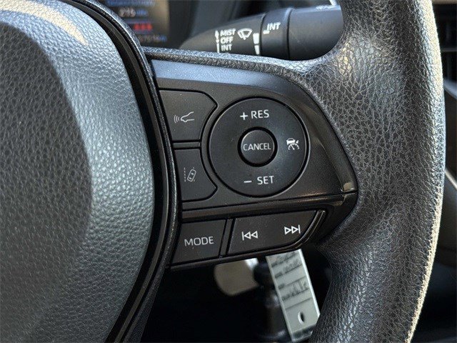 Used 2022 Toyota Corolla LE image 23