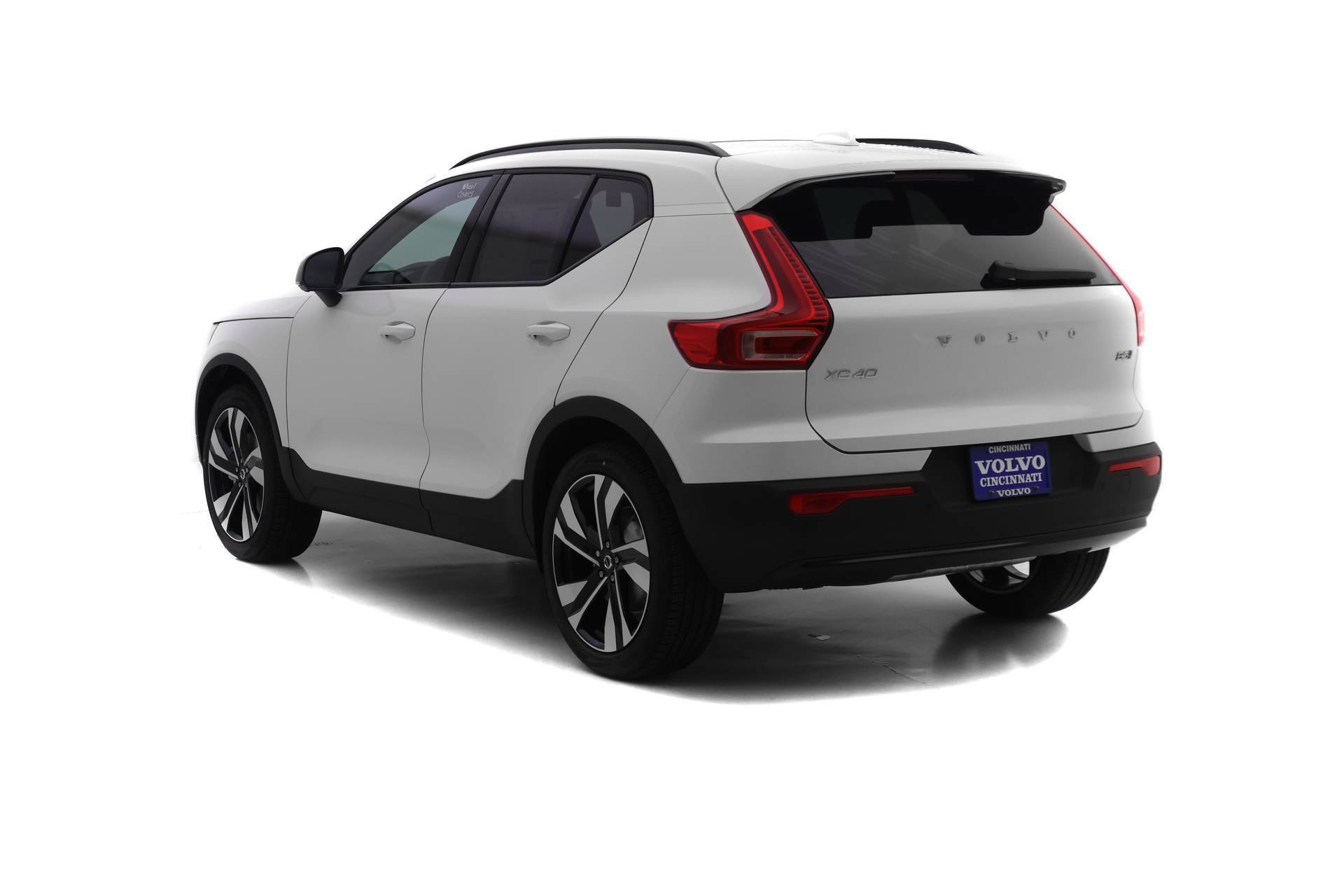 New 2025 Volvo XC40 B5 Ultra w/ Protection Package Premier AWD/4WD image 5