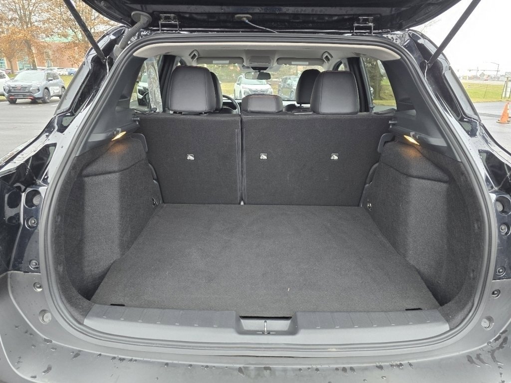 Used 2025 Nissan Kicks SR image 13