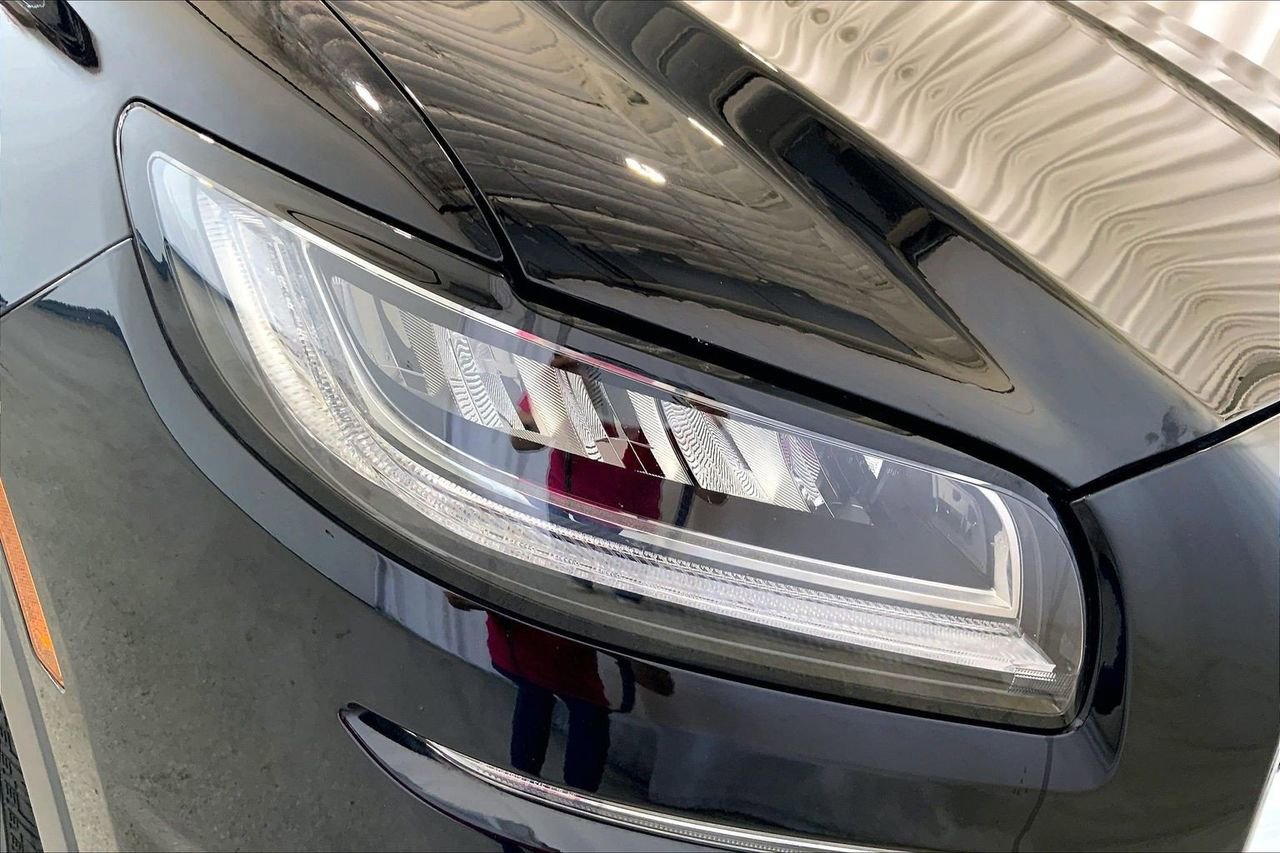 Used 2023 Lincoln Nautilus Reserve w/ Monochromatic Package image 28