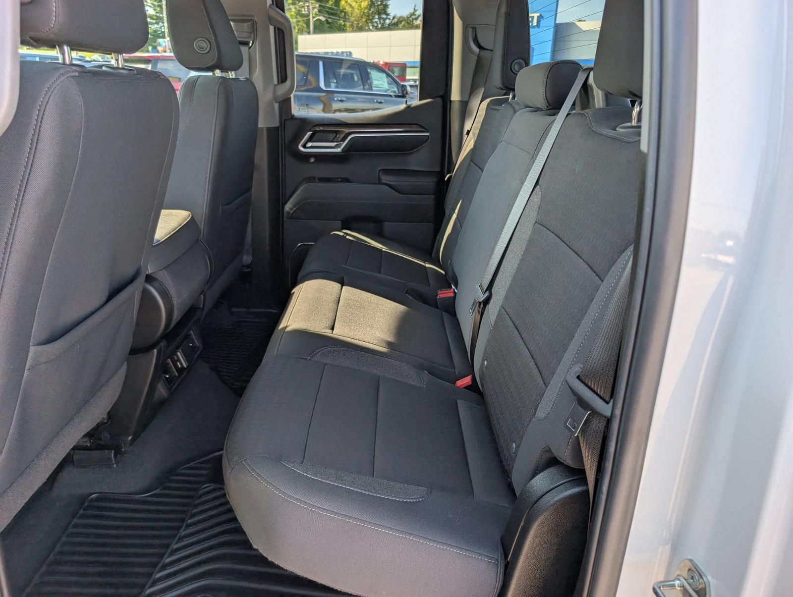Used 2024 Chevrolet Silverado 1500 LT AWD/4WD image 15