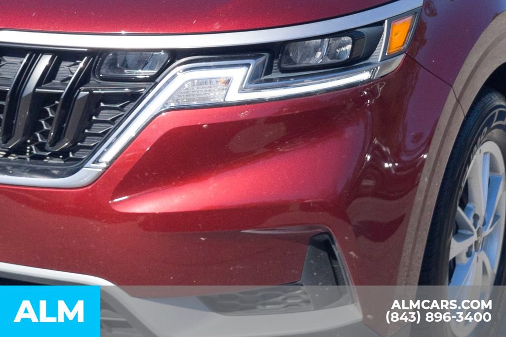 Used 2024 Kia Carnival LX image 11