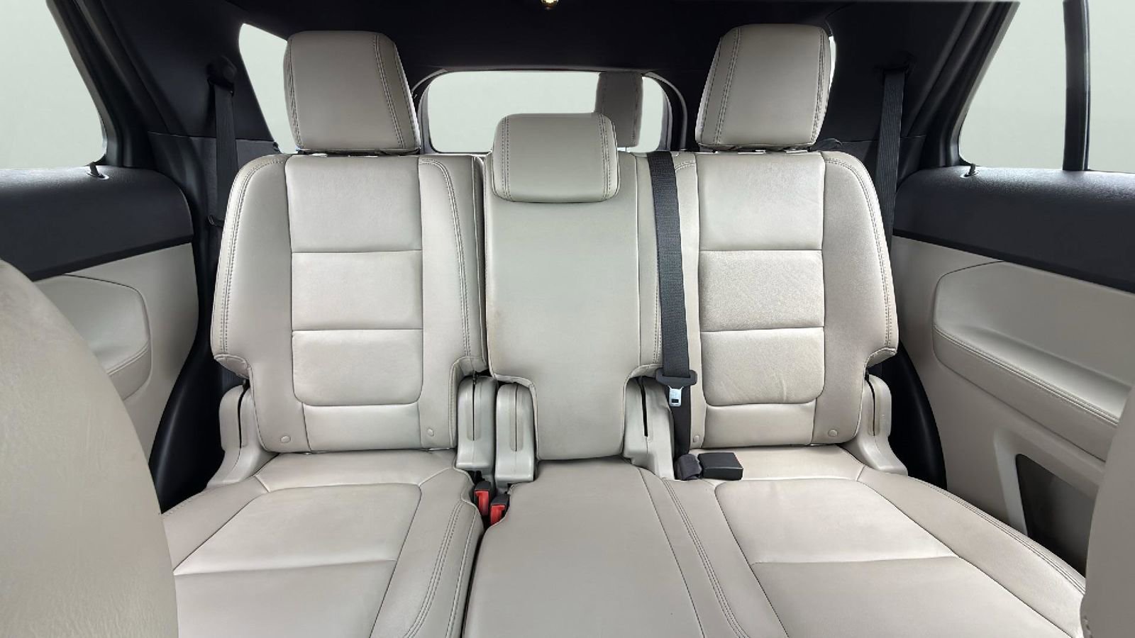 Used 2015 Ford Explorer XLT w/ Equipment Group 202B image 26