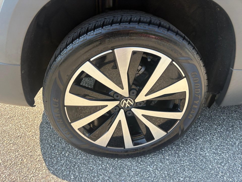 Certified 2023 Volkswagen Taos SE FWD image 23