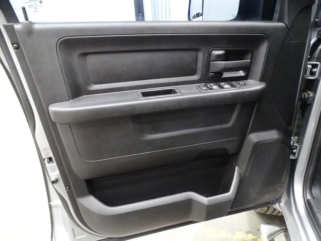 Used 2021 RAM 2500 Tradesman w/ Chrome Appearance Group image 16