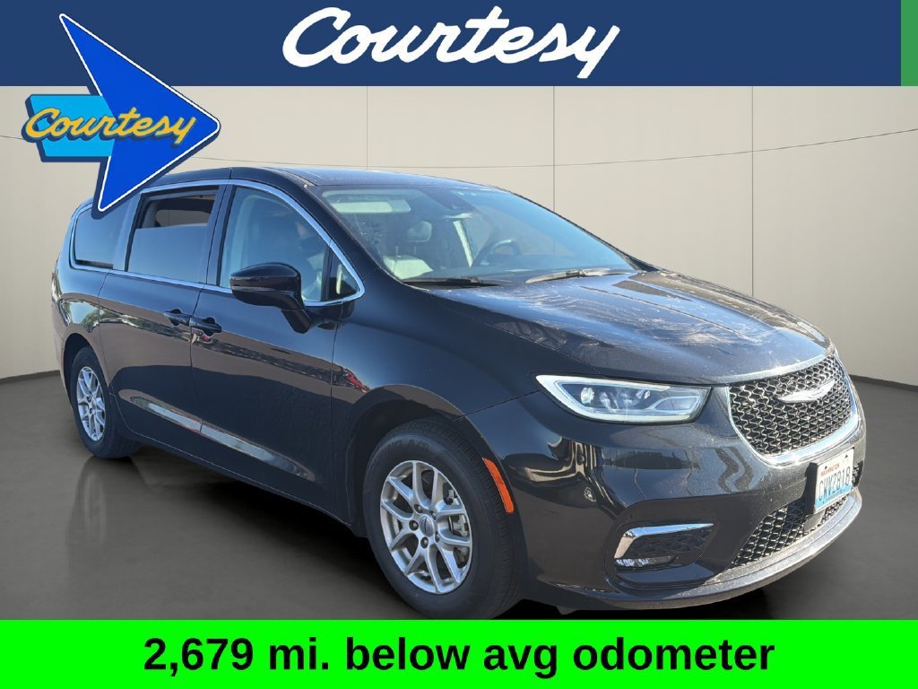 Used 2024 Chrysler Pacifica Touring-L
