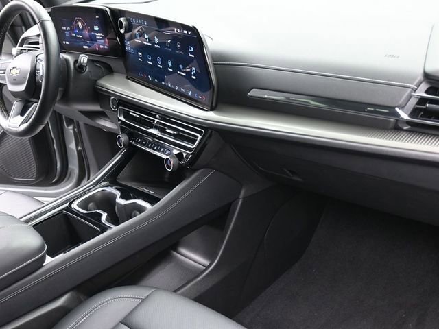 Used 2025 Chevrolet Traverse LT image 30