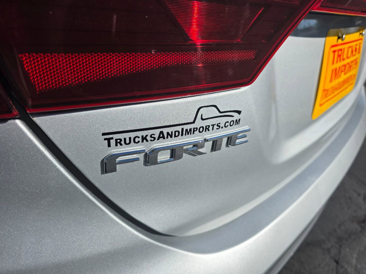 Used 2019 Kia Forte LXS image 5