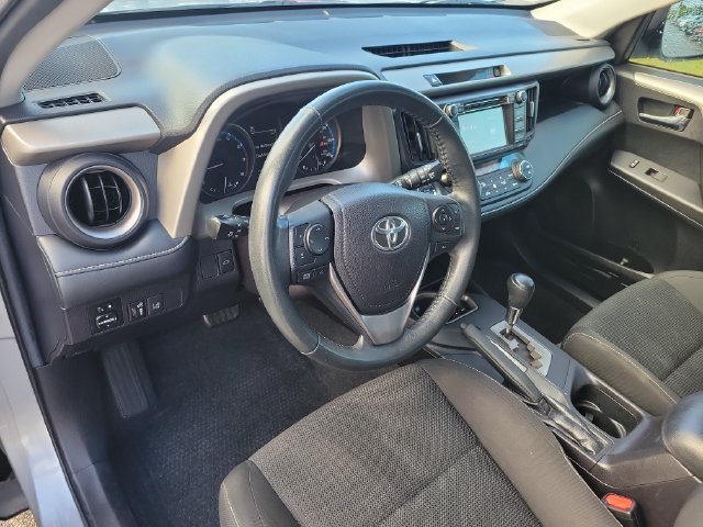 Used 2018 Toyota RAV4 XLE FWD image 17