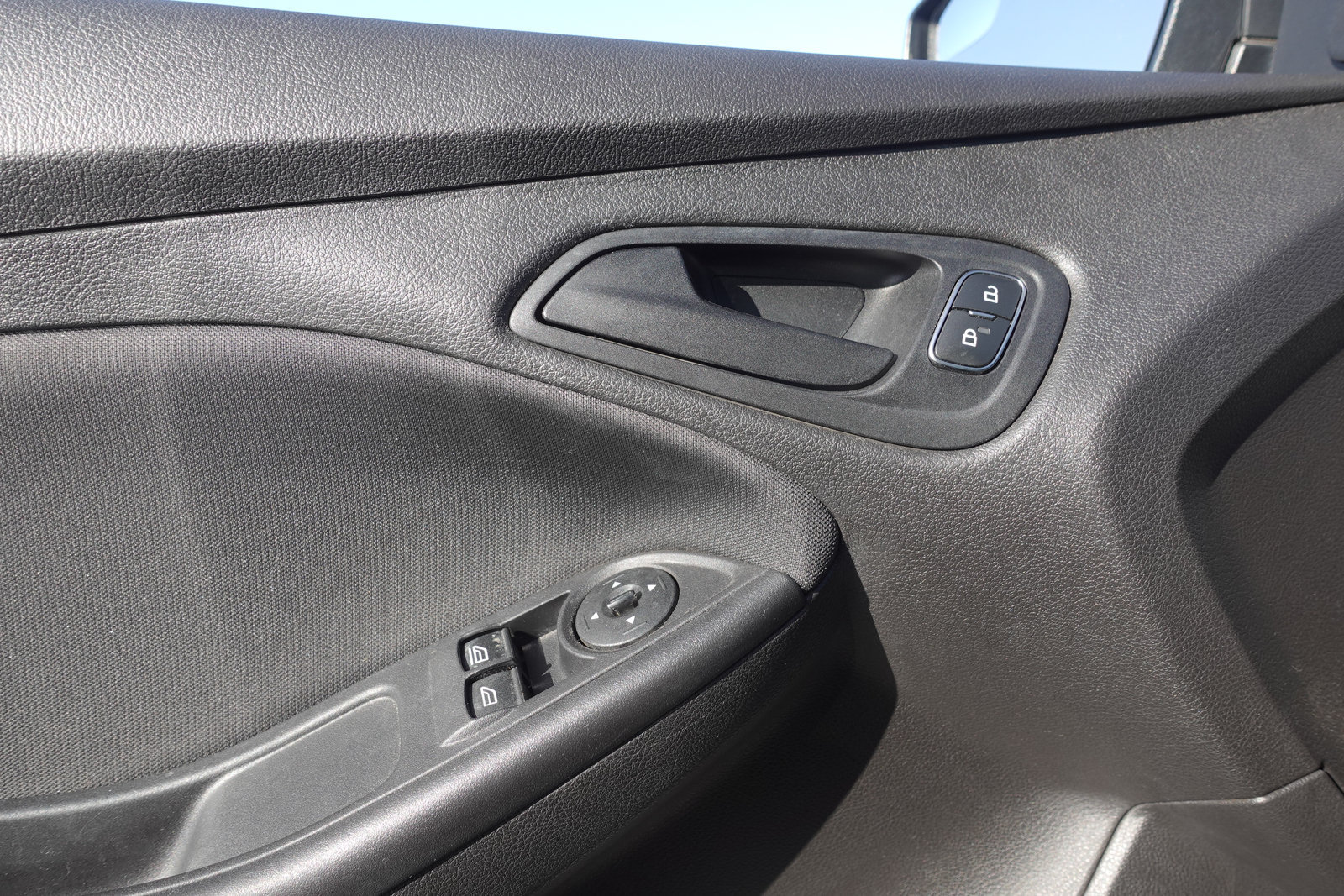 Used 2018 Ford Focus S FWD image 15