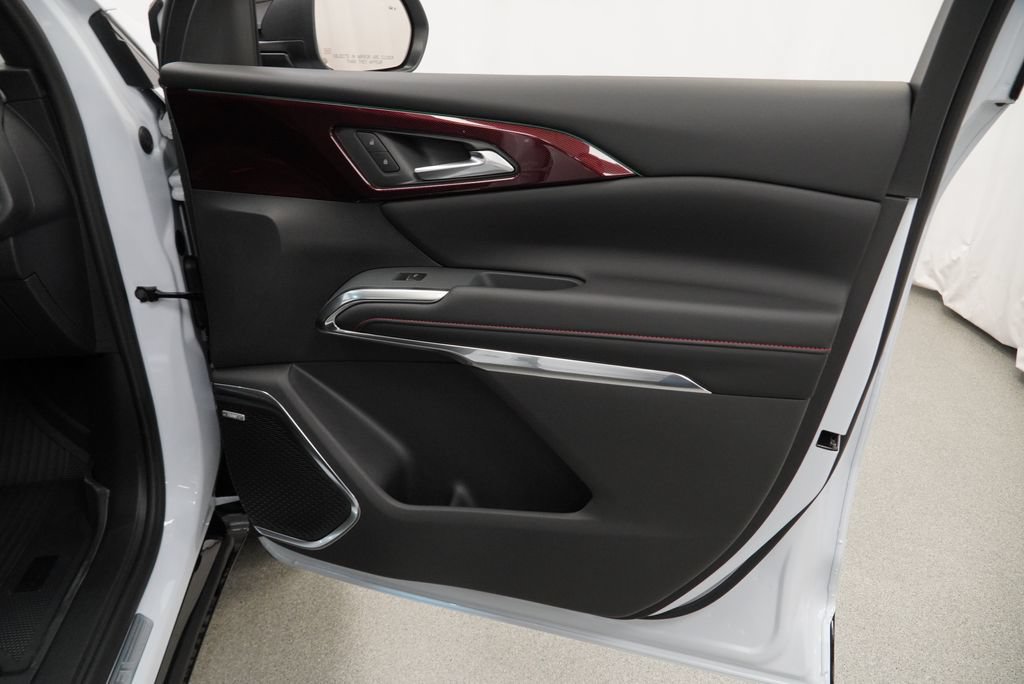 New 2027 Chevrolet Traverse RS w/ LPO, Floor Liner Package AWD/4WD image 29