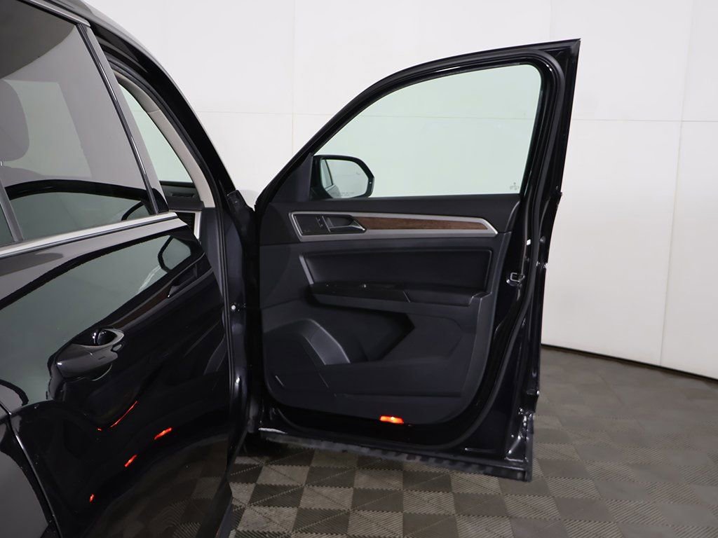 Used 2020 Volkswagen Atlas SEL R-Line image 27