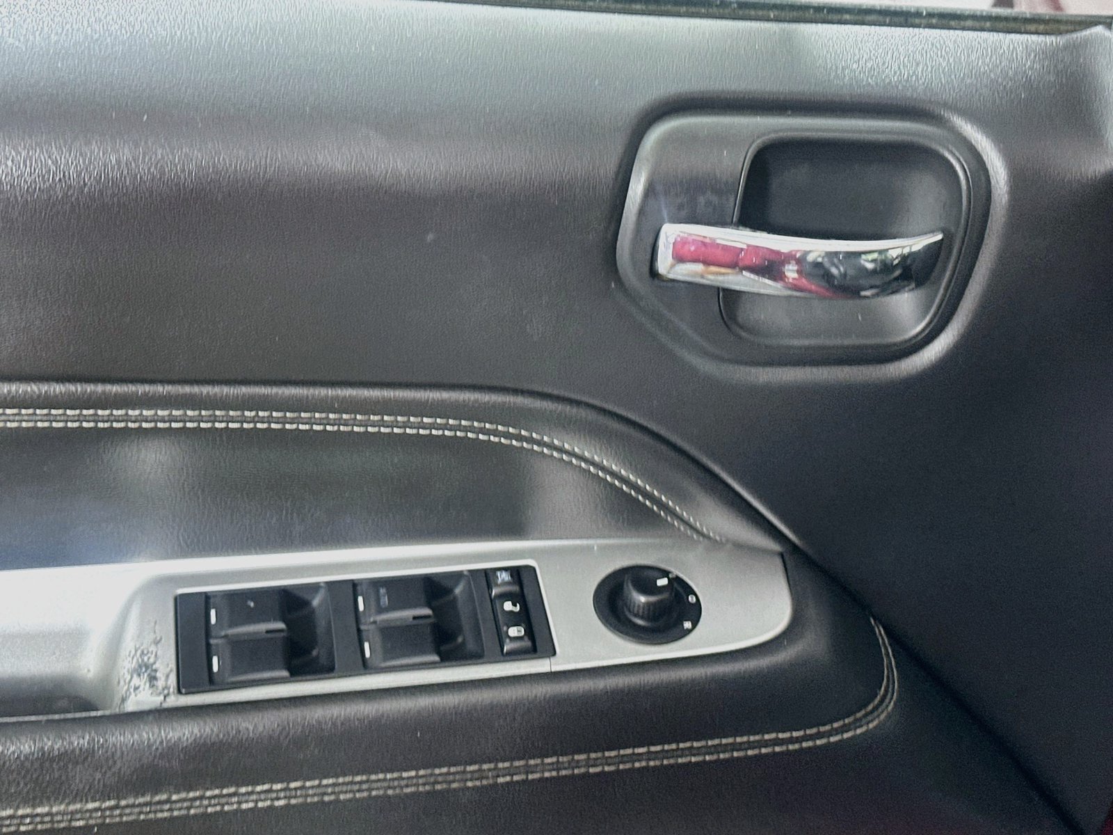 Used 2017 Jeep Compass Latitude FWD image 14