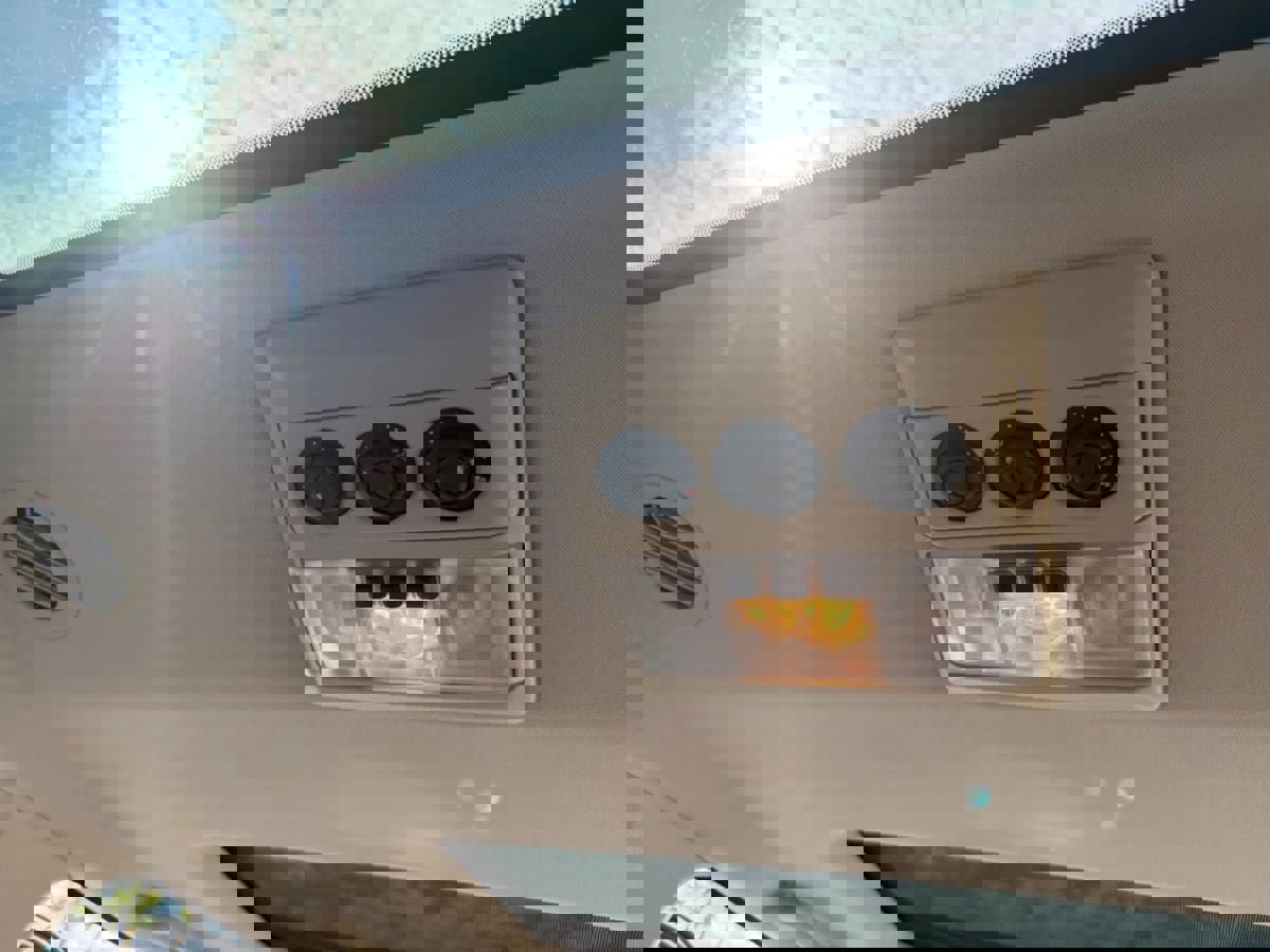 Used 2016 Land Rover LR4 HSE LUX image 25