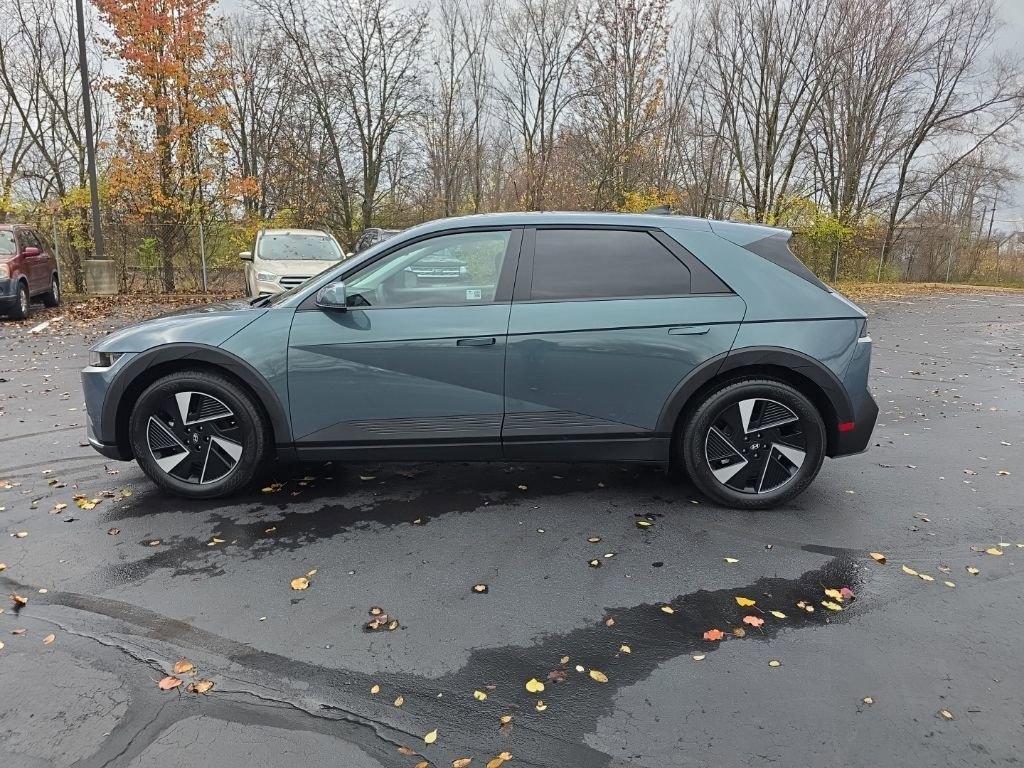 Used 2025 Hyundai Ioniq 5 SE image 4