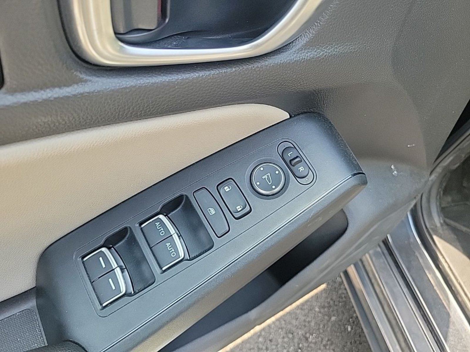 Used 2023 Honda Civic EX-L image 11