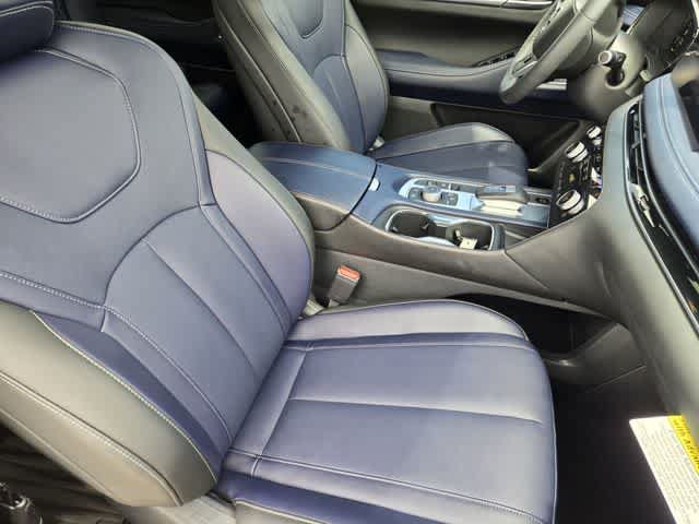 Certified 2026 INFINITI QX60 Sport w/ Dark Cargo Package AWD/4WD image 14