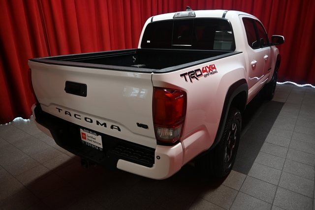 Certified 2017 Toyota Tacoma TRD Off-Road image 14