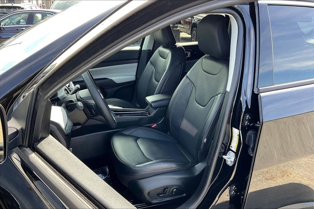 Used 2022 Jeep Compass Limited image 23