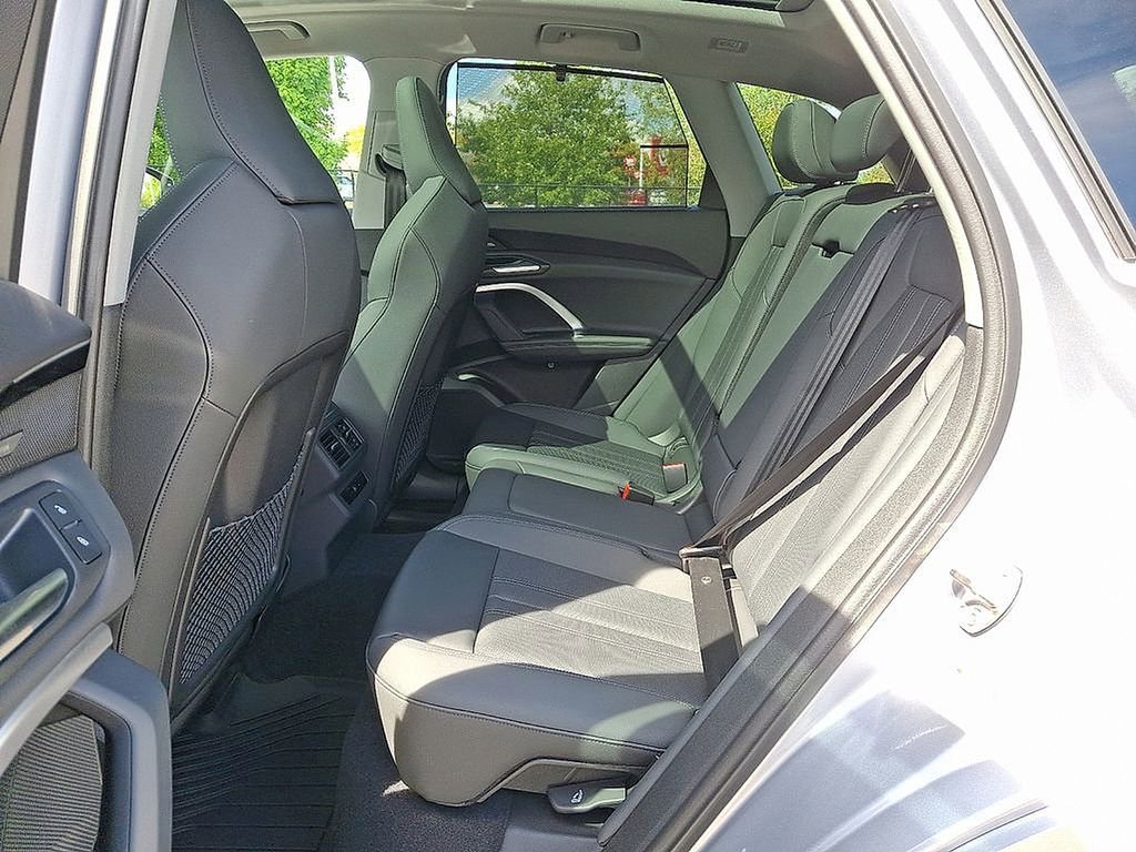 Used 2025 Audi Q5 Premium Plus w/ Premium Plus AWD/4WD image 5