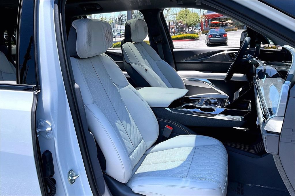 New 2026 Cadillac Escalade IQL Luxury w/ LPO, Floor Liner Package AWD/4WD image 36