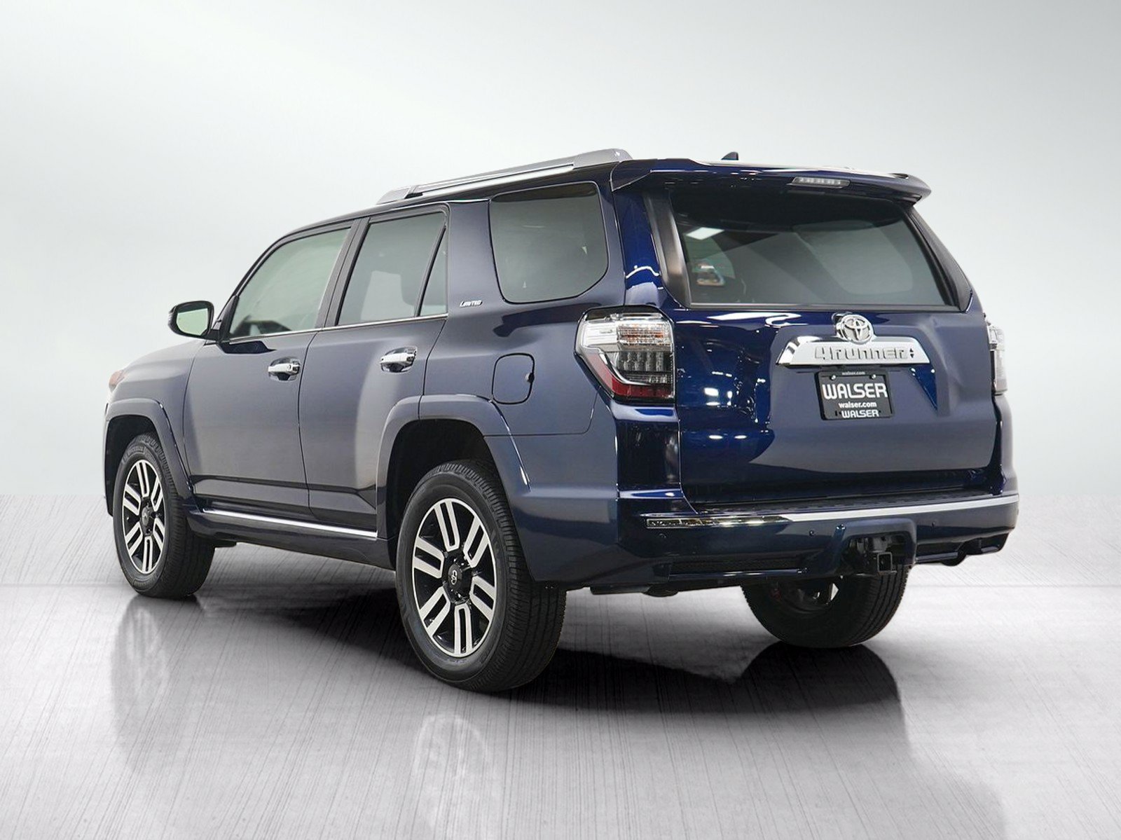 Used 2022 Toyota 4Runner Limited AWD/4WD image 3